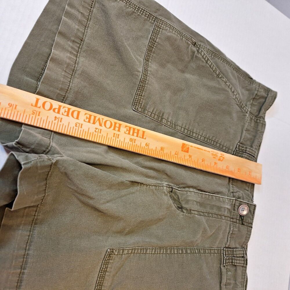 Lee • Women's Straight Fit Short • Color Moss • Size 16‎ Medium - Picture 5 of 5